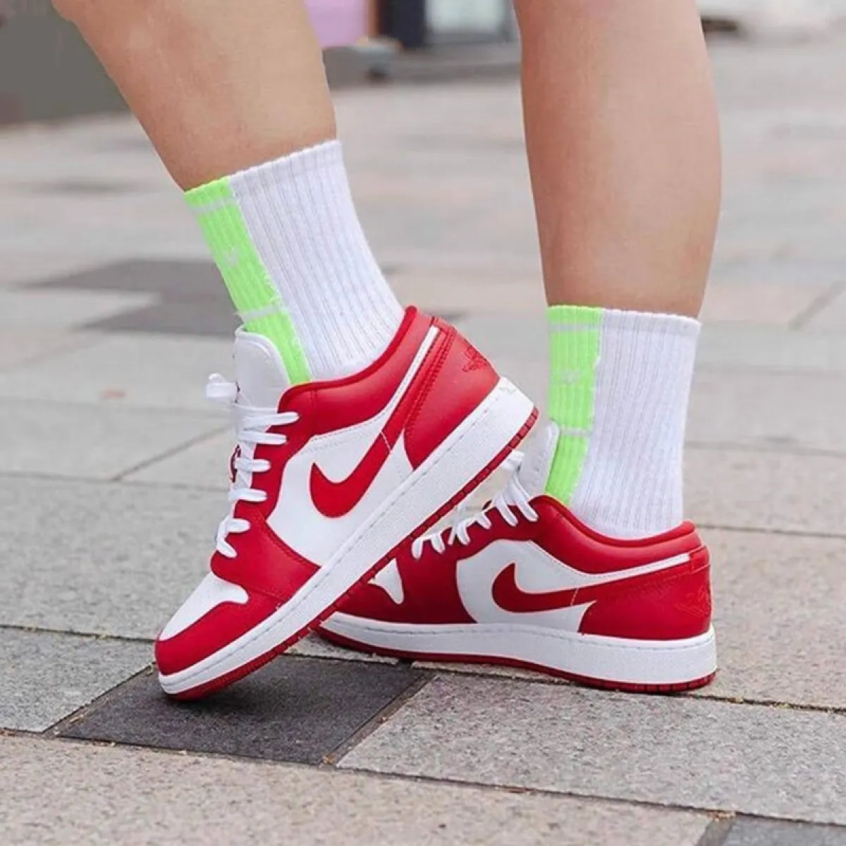 Подростковые кроссовки Air Jordan 1 Low "Gum Red" White/Red GS