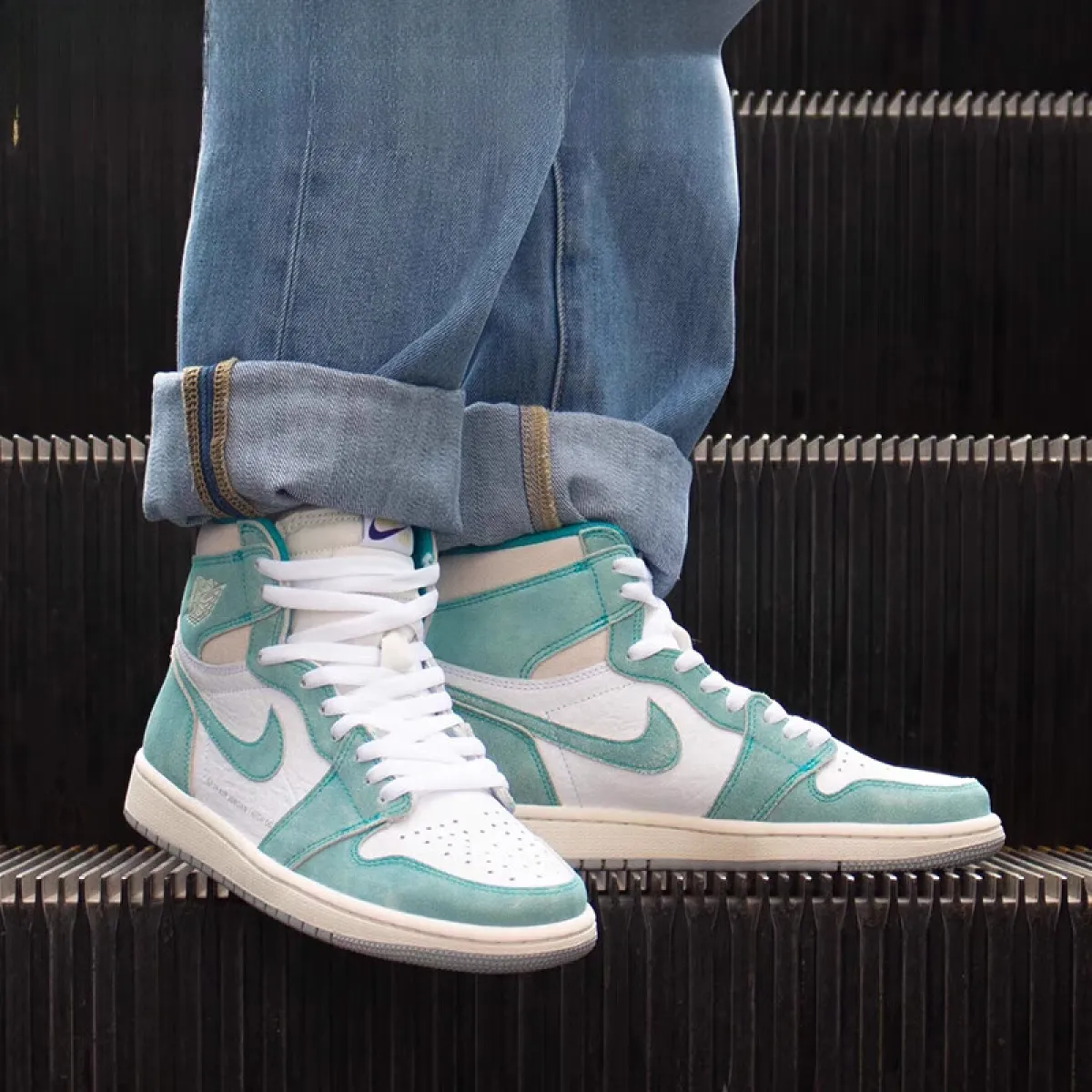 Подростковые кроссовки Air Jordan 1 Retro High "Turbo Green" GS