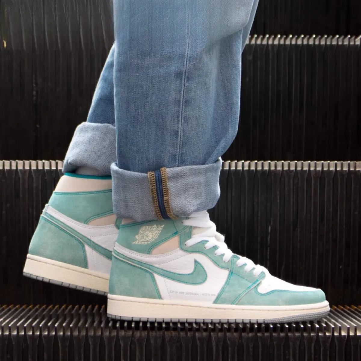 Подростковые кроссовки Air Jordan 1 Retro High "Turbo Green" GS