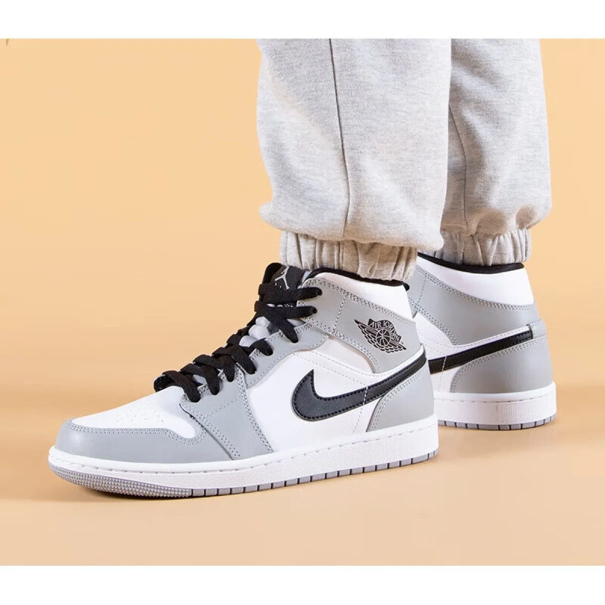 Подростковые кроссовки Air Jordan 1 Mid Light Smoke Grey GS