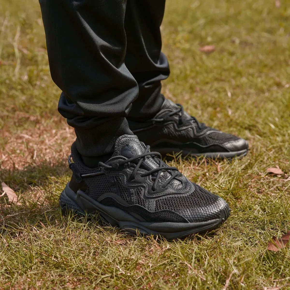 Подростковые кроссовки Adidas originals Ozweego Black GS