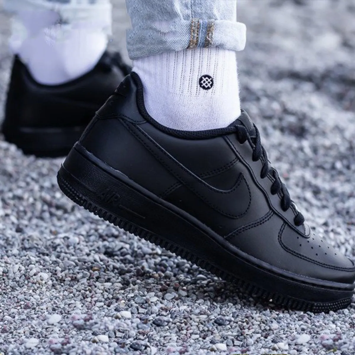 Подростковые кроссовки Nike Air Force 1 Low Black GS