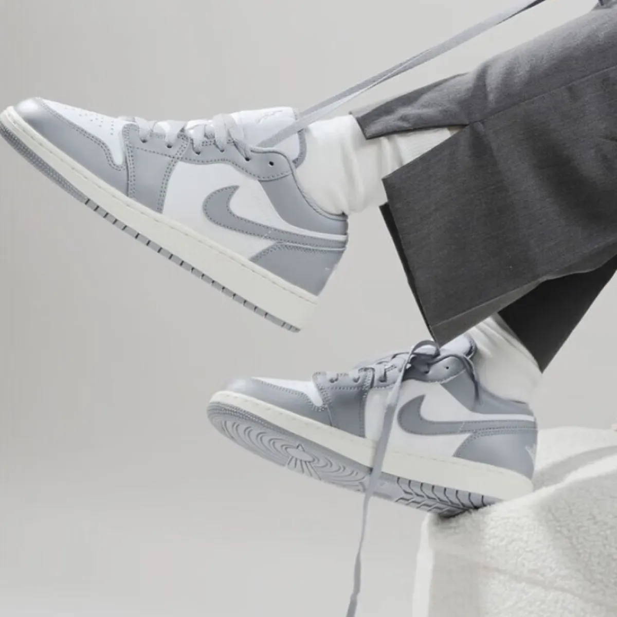 Подростковые кроссовки Air Jordan 1 Low "Vintage Grey" GS