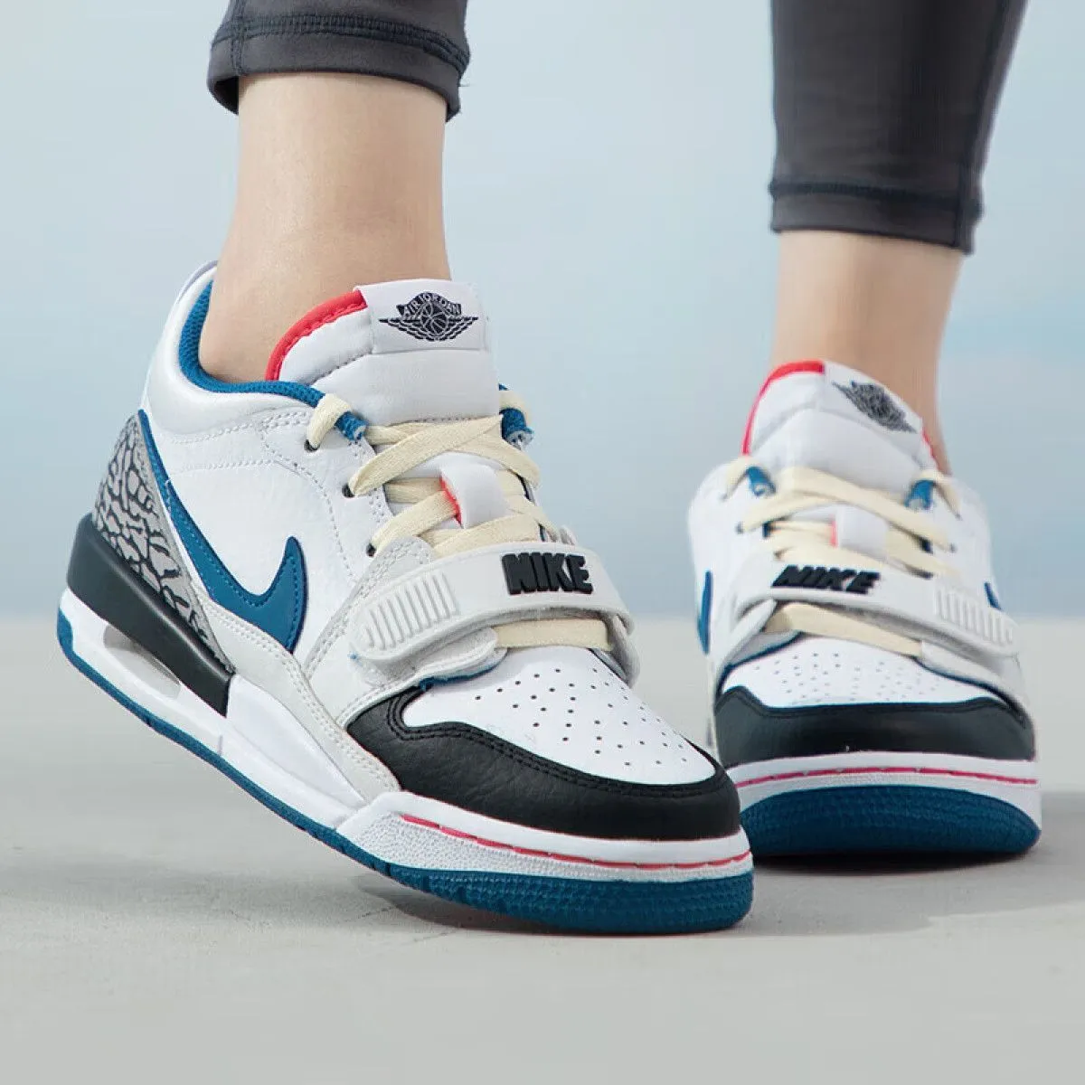 Подростковые кроссовки Jordan Legacy 312 Low White/Blue GS