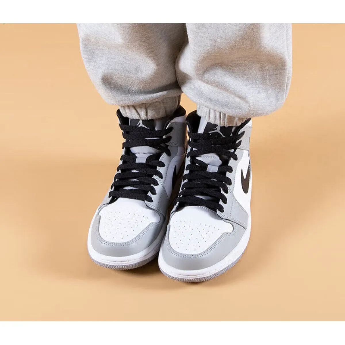 Подростковые кроссовки Air Jordan 1 Mid Light Smoke Grey GS
