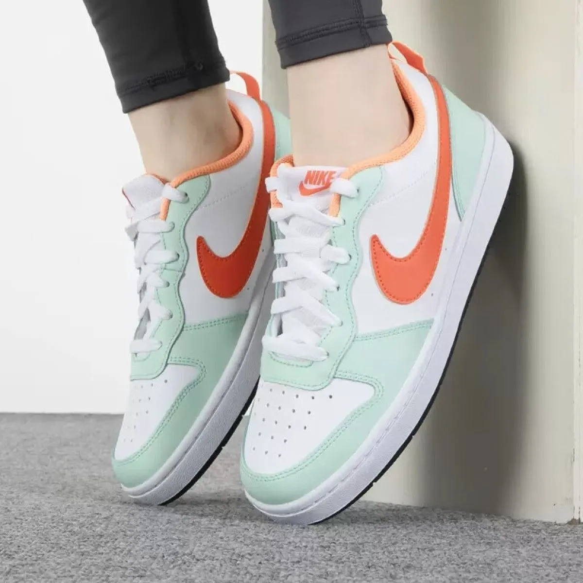 Подростковые кроссовки Nike Court Borough 2 Low  Mint Foam Safety Orange GS