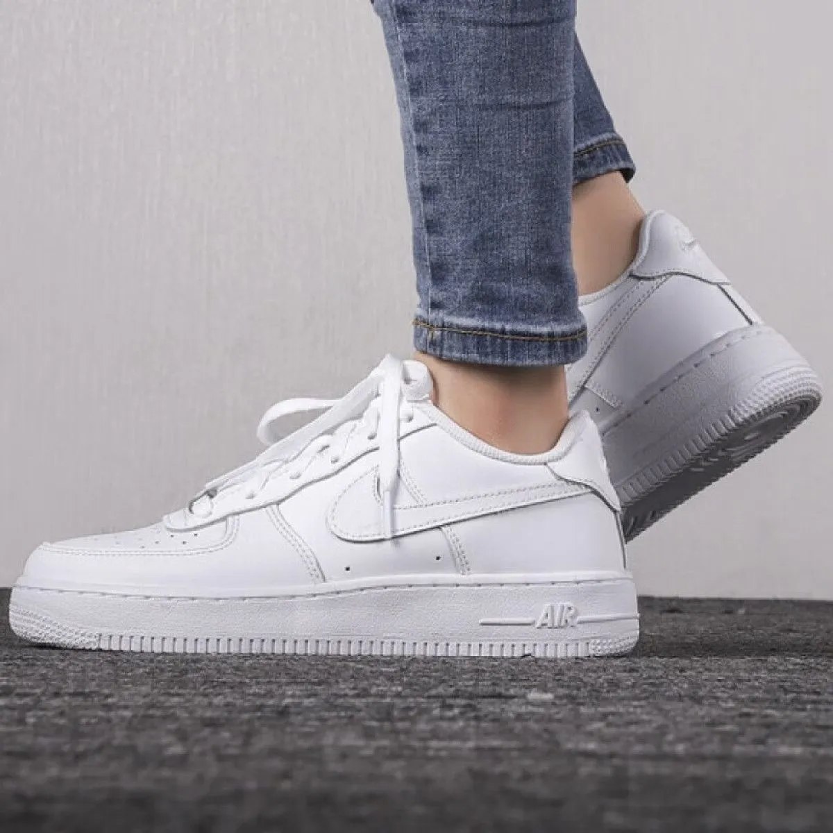Подростковые кроссовки Nike Air Force 1 Low White GS