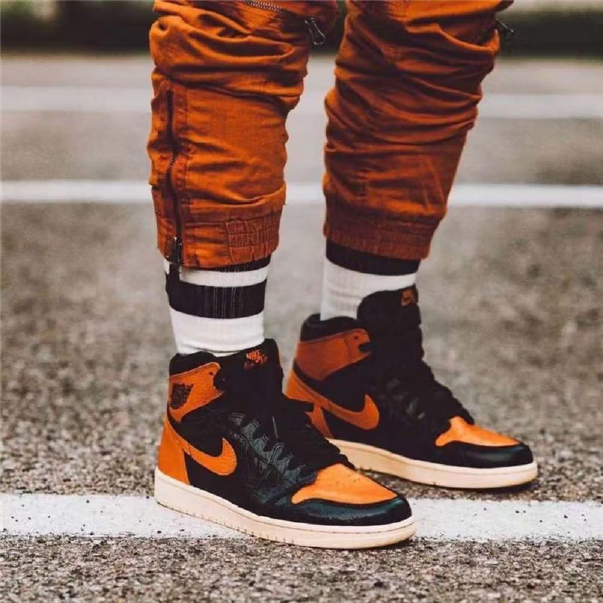 Подростковые кроссовки Air Jordan 1 Retro High Black/Orange GS
