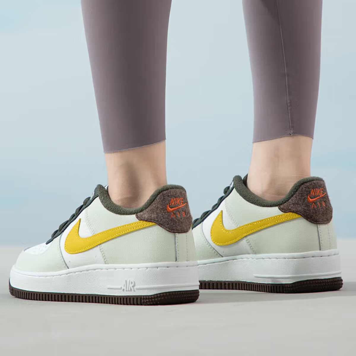 Подростковые кроссовки Nike Air Force 1 Mustard Yellow GS