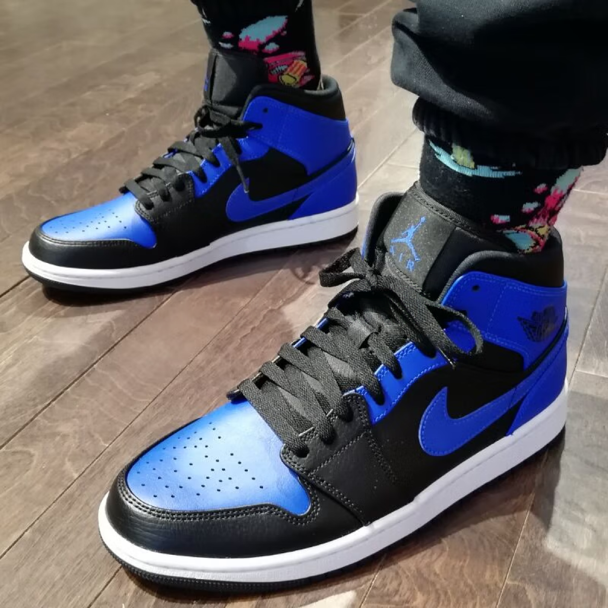 Подростковые кроссовки Air Jordan 1 Mid "Hyper Royal" GS