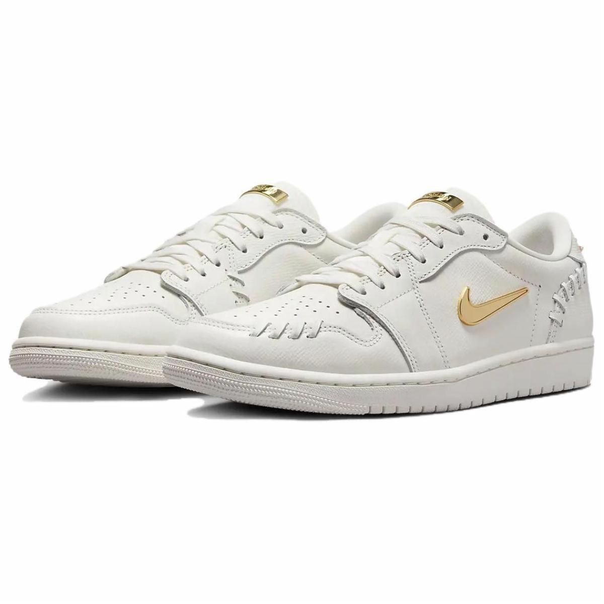 Женские кроссовки Air Jordan 1 Low Gold/White
