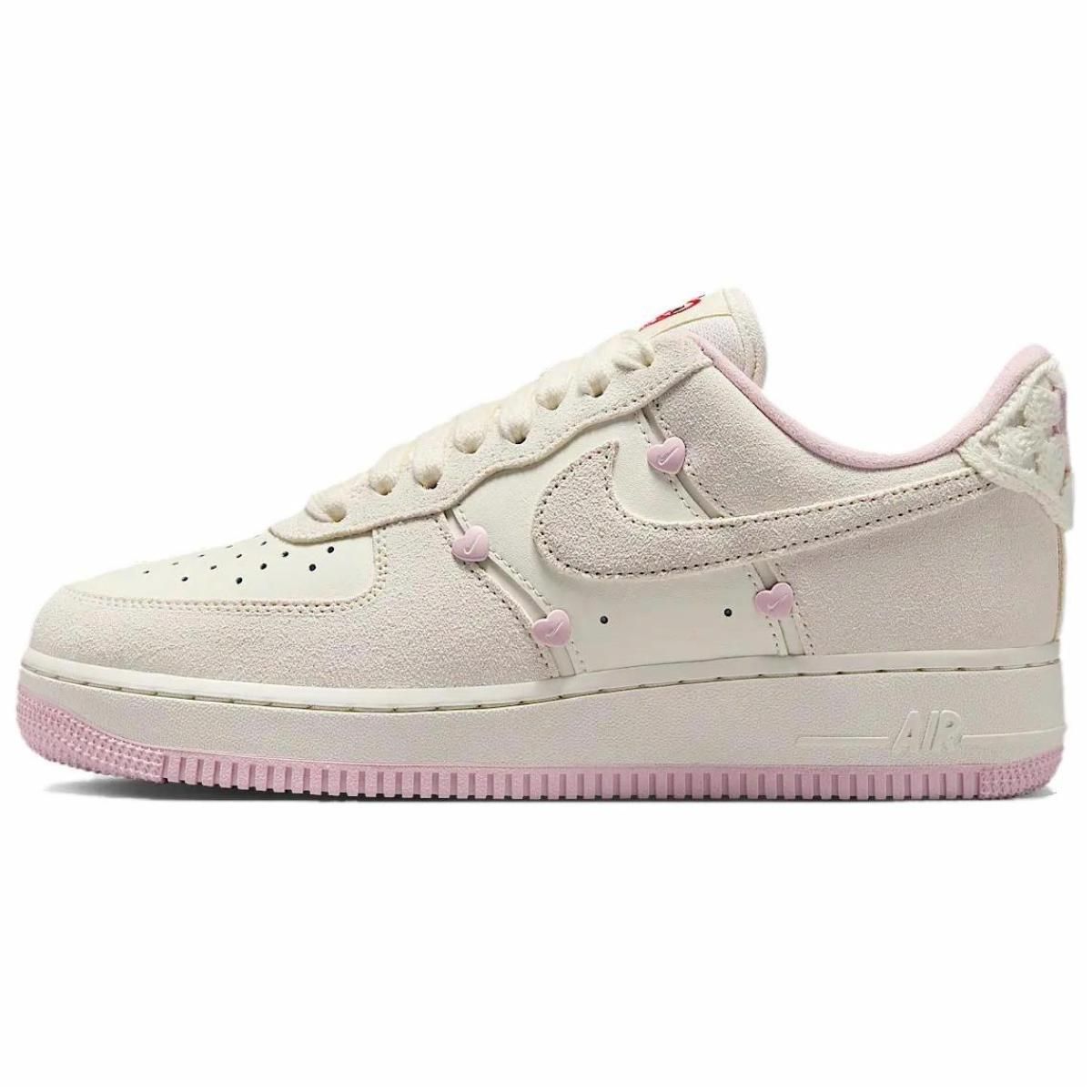Женские кроссовки Nike Air Force 1 Low Valentine's Day White