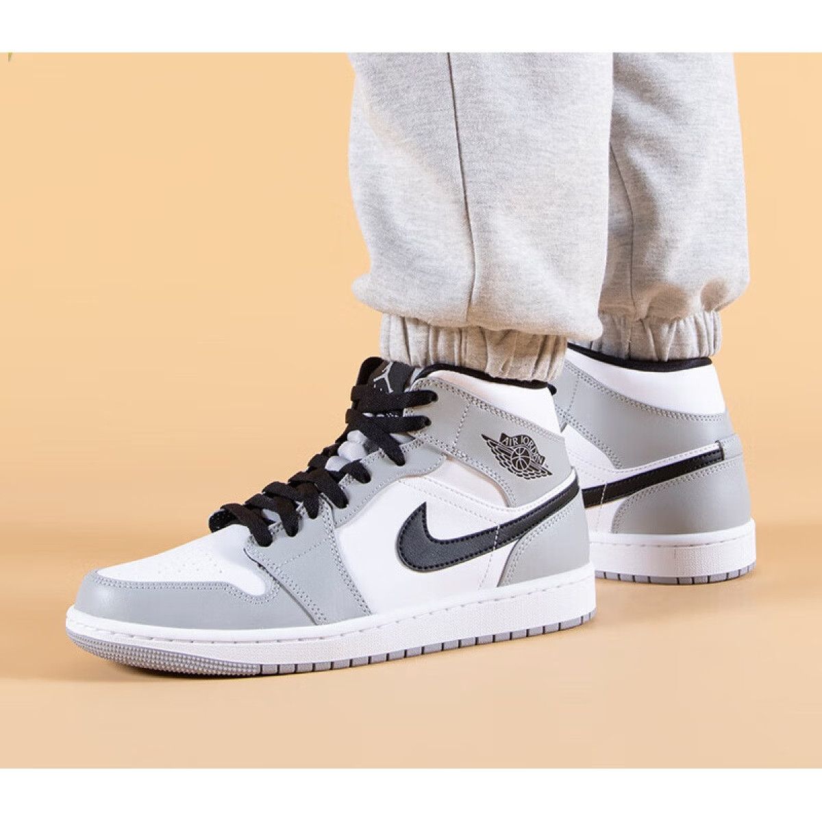 Подростковые кроссовки Air Jordan 1 Mid Light Smoke Grey GS