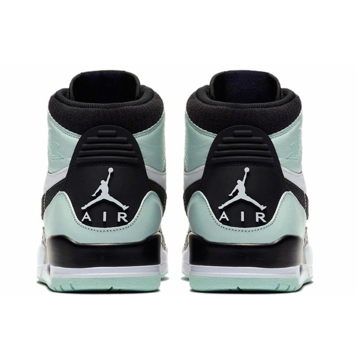 Мужские кроссовки Air Jordan Legacy 312 Mid