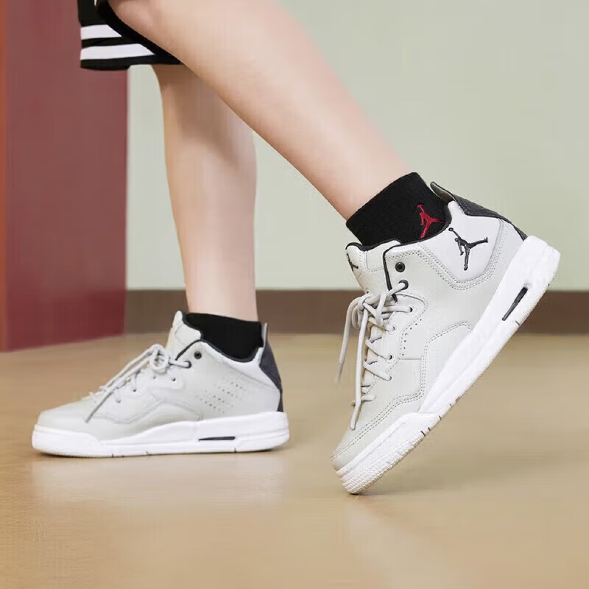 Подростковые кроссовки Air Jordan Courtside 23 "Grey Fog" Grey/Black GS