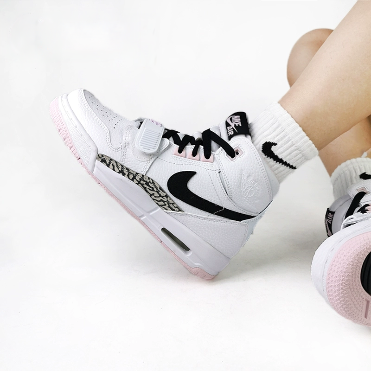 Подростковые кроссовки Air Jordan Legacy 312 High White/Black/Pink GS