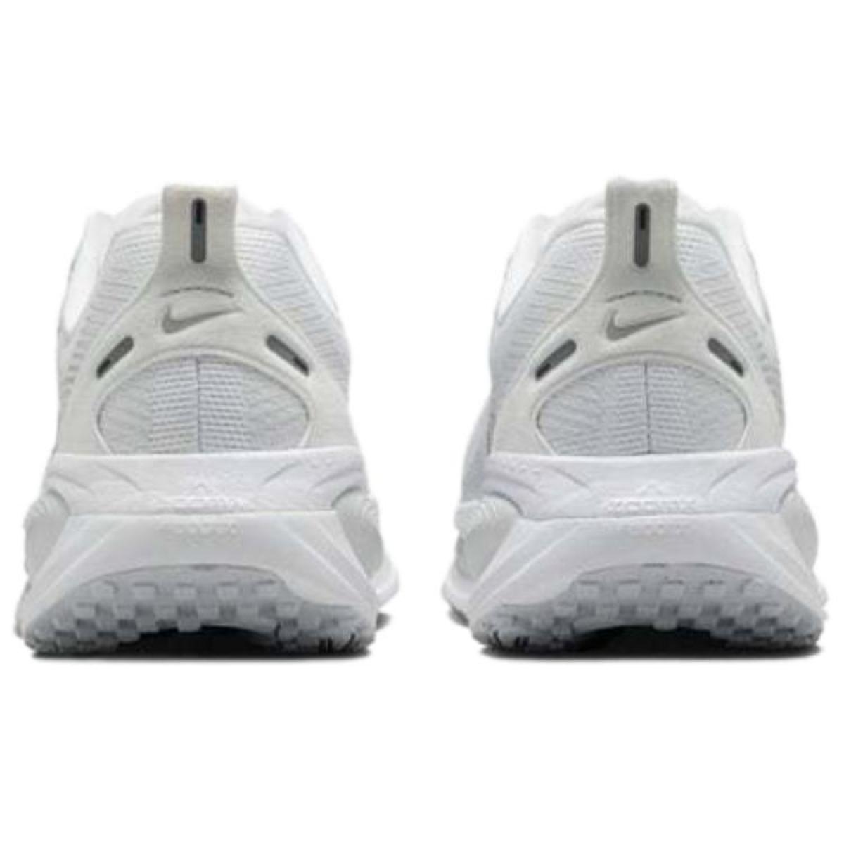 Женские кроссовки Nike Vomero 18 White