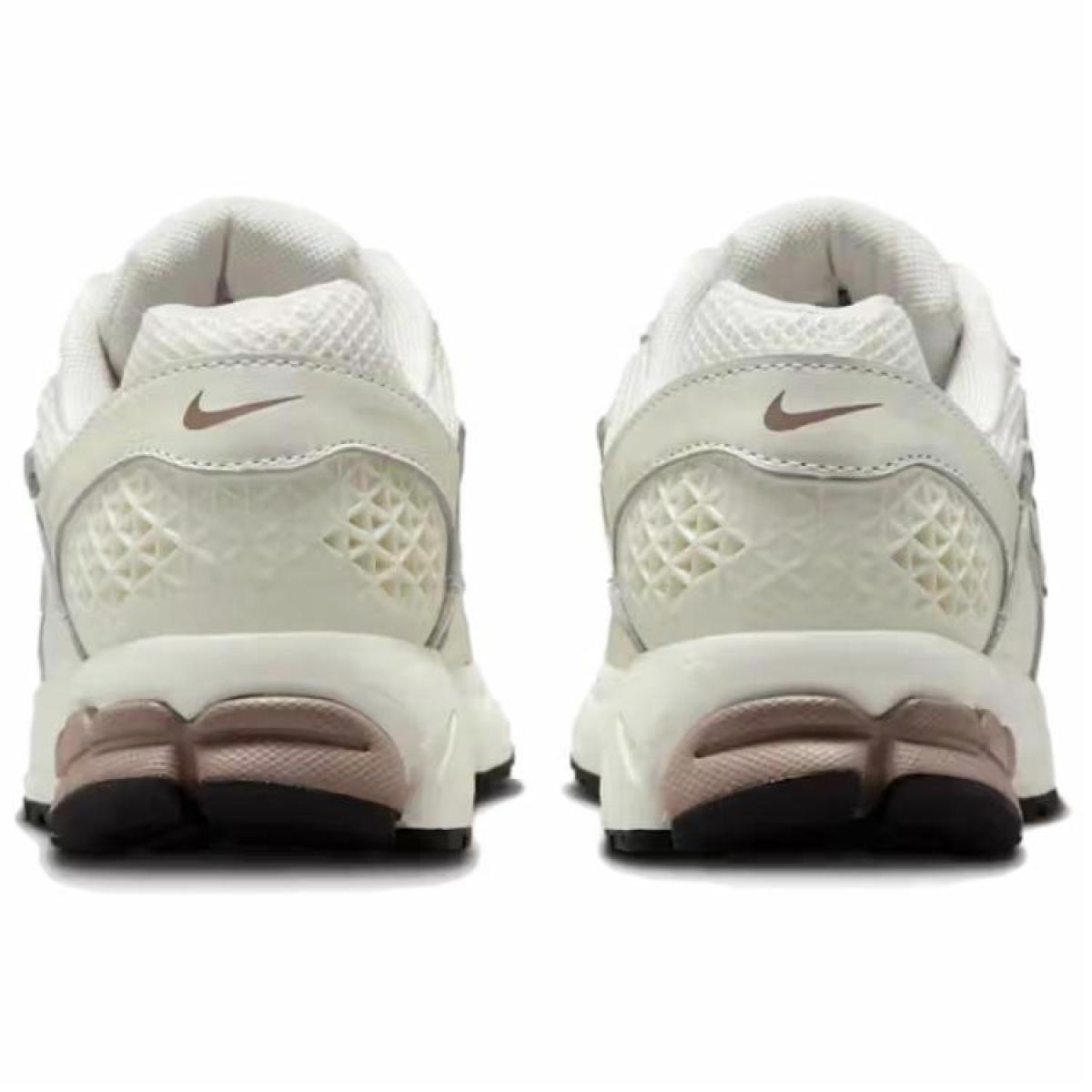 Женские кроссовки Nike Air Zoom Vomero 5 White