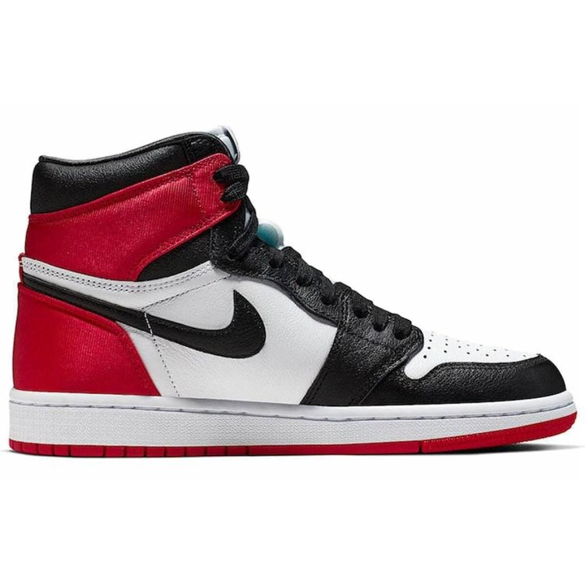 Женские кроссовки Jordan 1 Retro High Satin/Black Toe