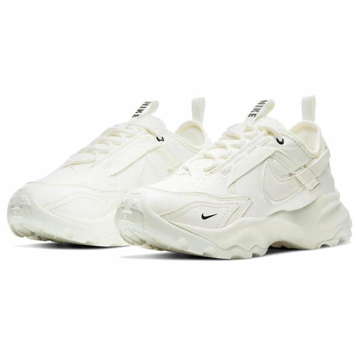 Женские кроссовки Nike TC 7900