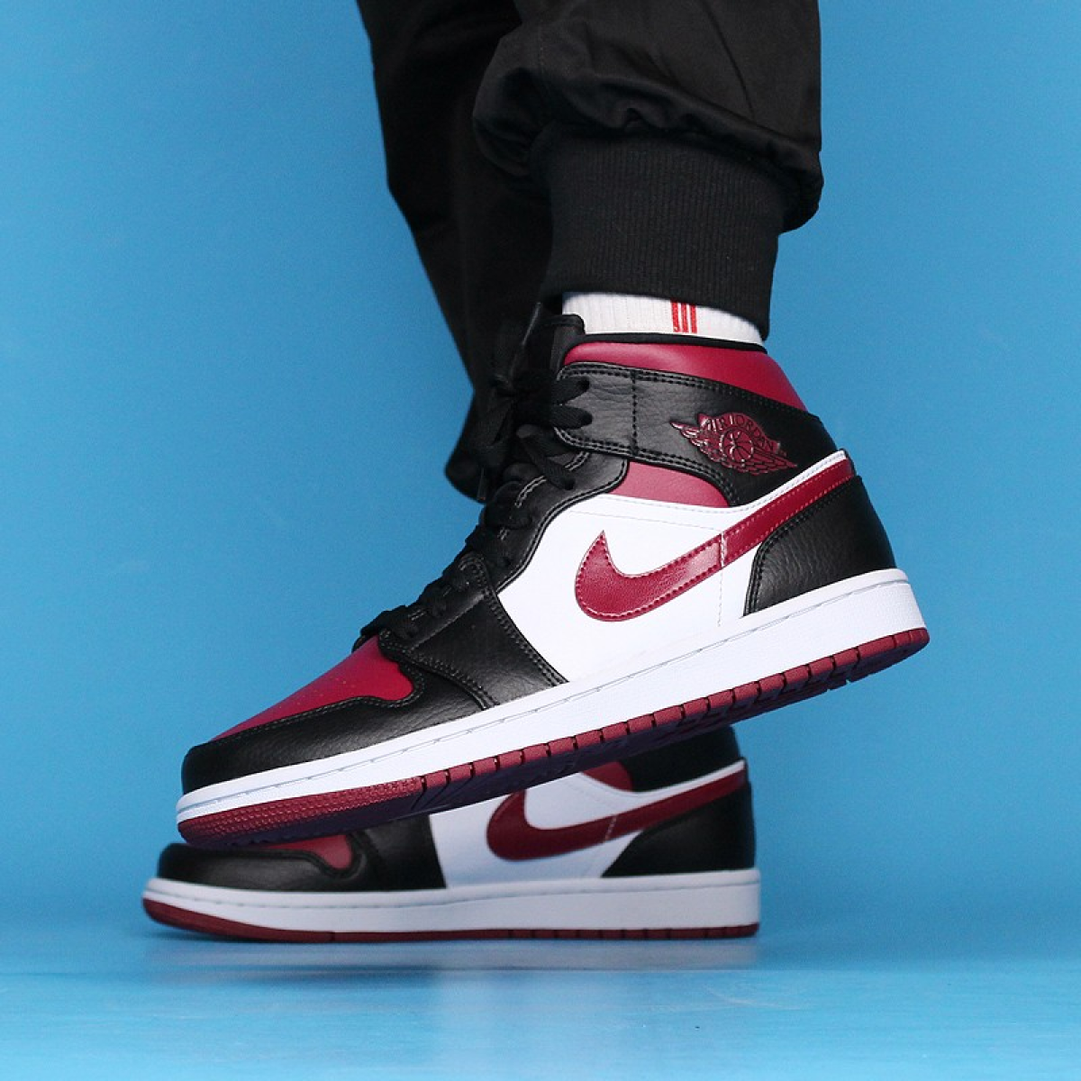 Подростковые кроссовки Jordan 1 Mid Bred Toe GS