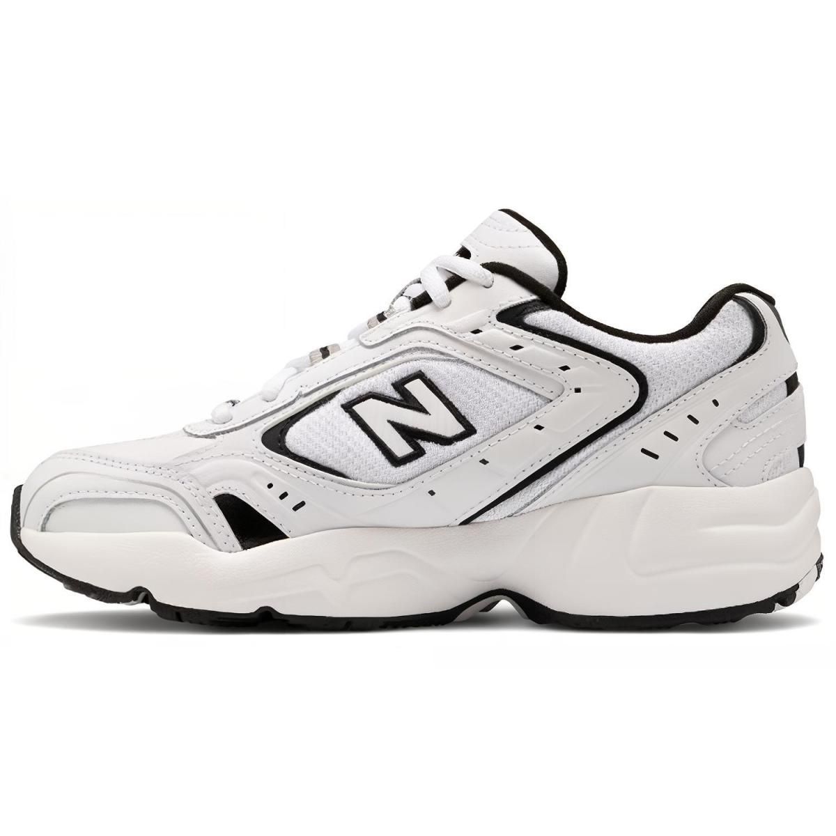 Женские кроссовки New Balance 452 White/Black