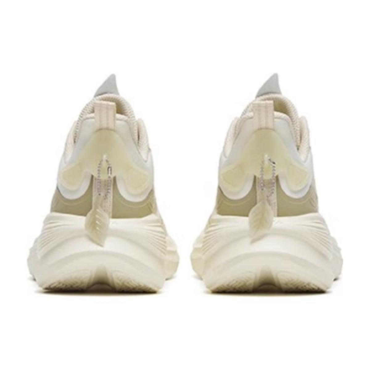 Женские кроссовки Anta Yezi 3.0 Beige