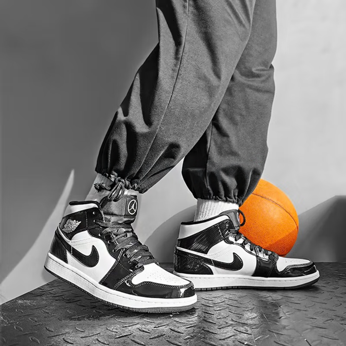Подростковые кроссовки Air Jordan 1 Mid SE "All-Star Weekend 2021"  Black/White