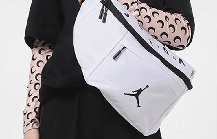 Сумка поясная Jordan Fanny Pack White