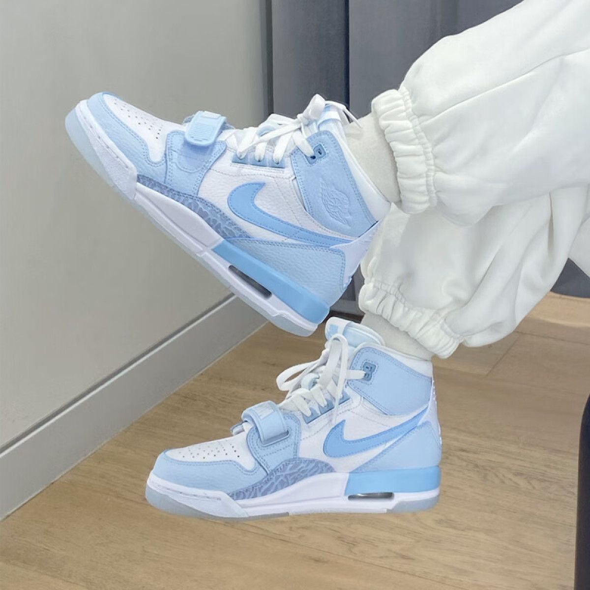 Кроссовки Jordan Legacy 312 Mid White/Arctic Blue