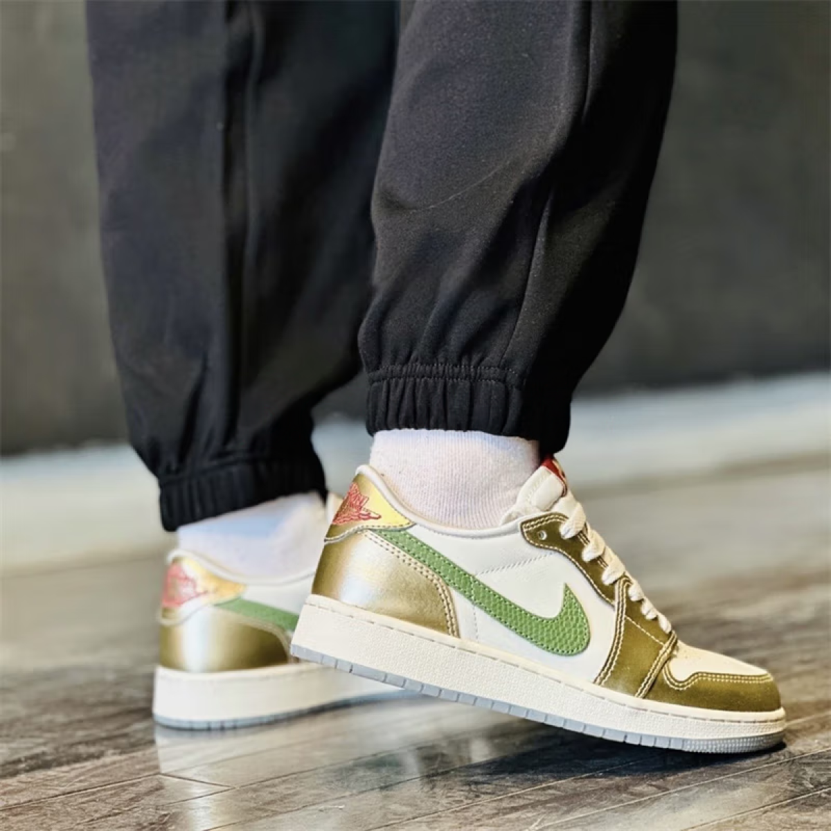 Подростковые кроссовки Air Jordan 1 Low OG "Year of the Dragon" GS