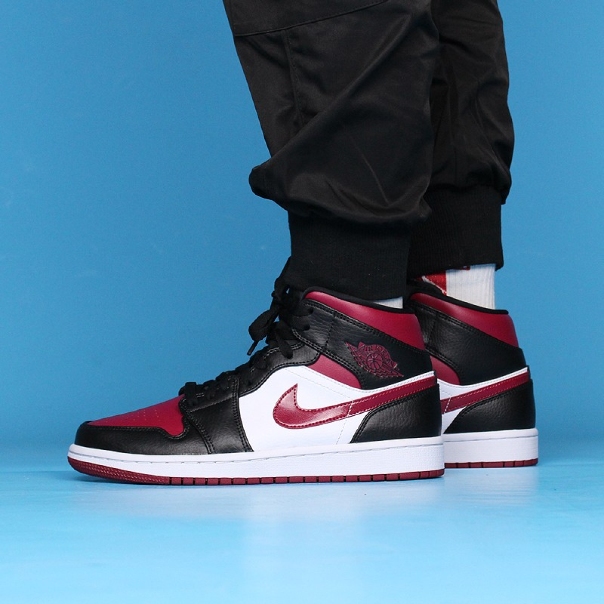 Подростковые кроссовки Jordan 1 Mid Bred Toe GS