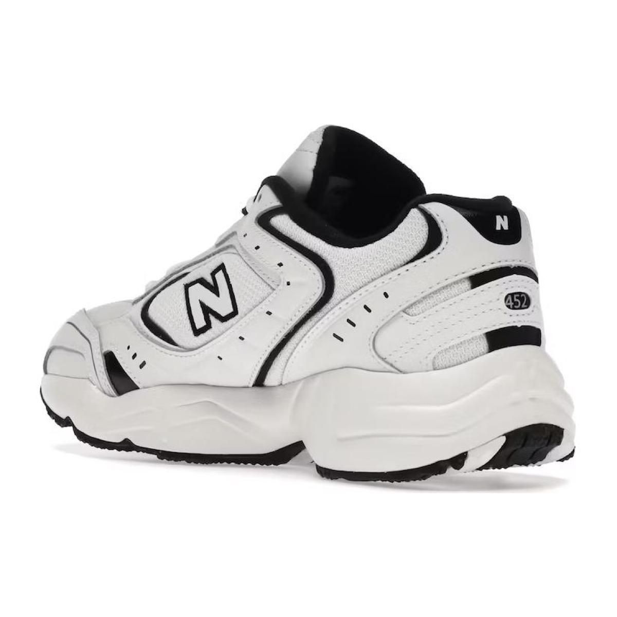 Женские кроссовки New Balance 452 White/Black